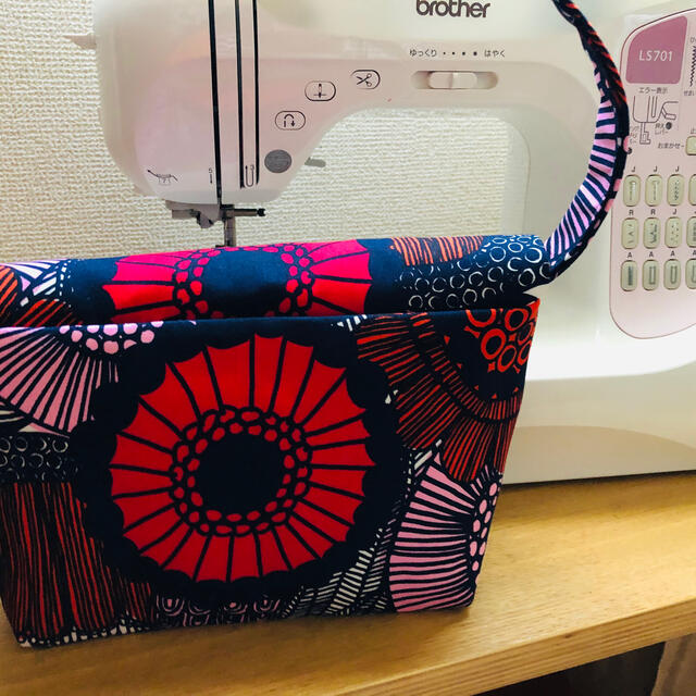 marimekko(マリメッコ)のマリメッコ　シイルトラプータルハ【赤】②ショルダーバック ハンドメイド ハンドメイドのファッション小物(バッグ)の商品写真