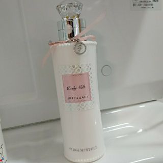 ジルスチュアート(JILLSTUART)のJILLSTUART ボディクリーム 新品未使用(ボディクリーム)