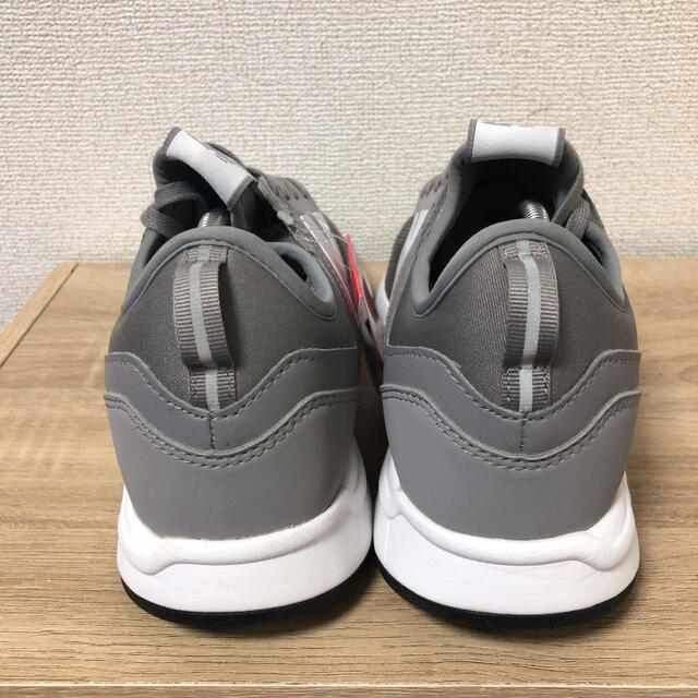 メンズNew Balance  247 26.5サイズ メンズ スニーカー使用 新品