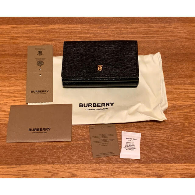 BURBERRY - バーバリーBURBERRY 三つ折り財布 ブラック 8018959の通販