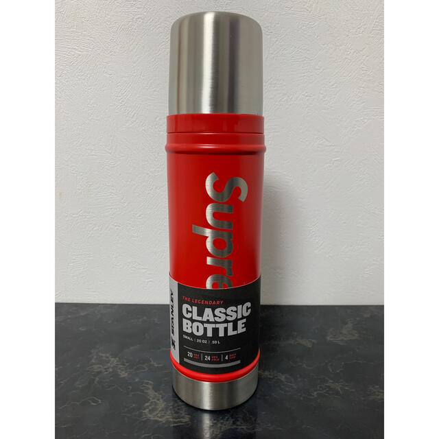 Supreme(シュプリーム)のSupreme Stanley 20 oz. Bottle RED インテリア/住まい/日用品のキッチン/食器(タンブラー)の商品写真