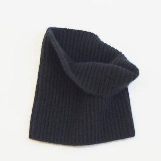 コモリ(COMOLI)のAURALEE×スタイリスト私物 CASHMERE NECK WARMER 黒(ネックウォーマー)