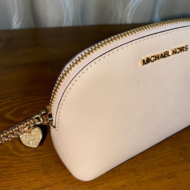 Michael Kors(マイケルコース)の未使用　マイケルコース   ポーチ　ピンク レディースのファッション小物(ポーチ)の商品写真