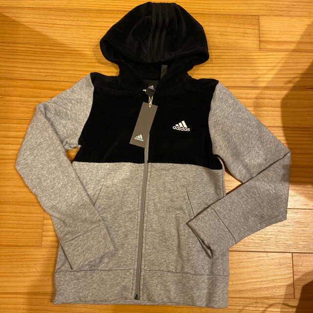 adidas(アディダス)のadidas⭐︎アディダス　160cm フルジップベロアパーカー4,990円 キッズ/ベビー/マタニティのキッズ服女の子用(90cm~)(ジャケット/上着)の商品写真