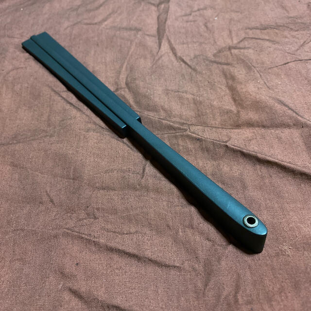 手慣 鉄扇 本歌写 極上品 打型造 全鋼製 焼入 黒燻に黒染加工 手慣 鉄扇 本歌写 極上品 打型造 全鋼製 焼入 黒燻に黒染加工