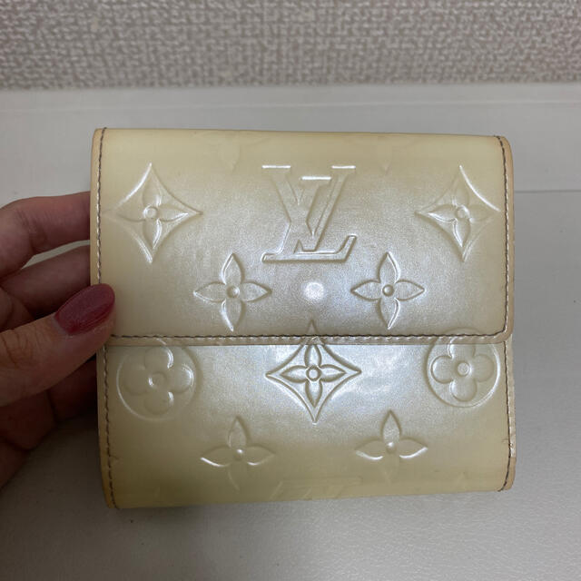 LOUIS VUITTON(ルイヴィトン)のルイヴィトン　折り財布　ヴェルニ レディースのファッション小物(財布)の商品写真