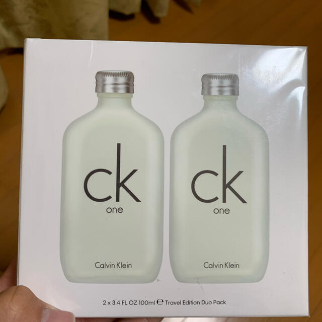 ck Calvin Klein(シーケーカルバンクライン)のカルバン・クライン  ck-one 香水　二本入り コスメ/美容の香水(香水(男性用))の商品写真