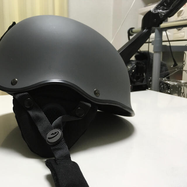 GIRO(ジロ)のGIROのヘルメットです スポーツ/アウトドアのスノーボード(ウエア/装備)の商品写真