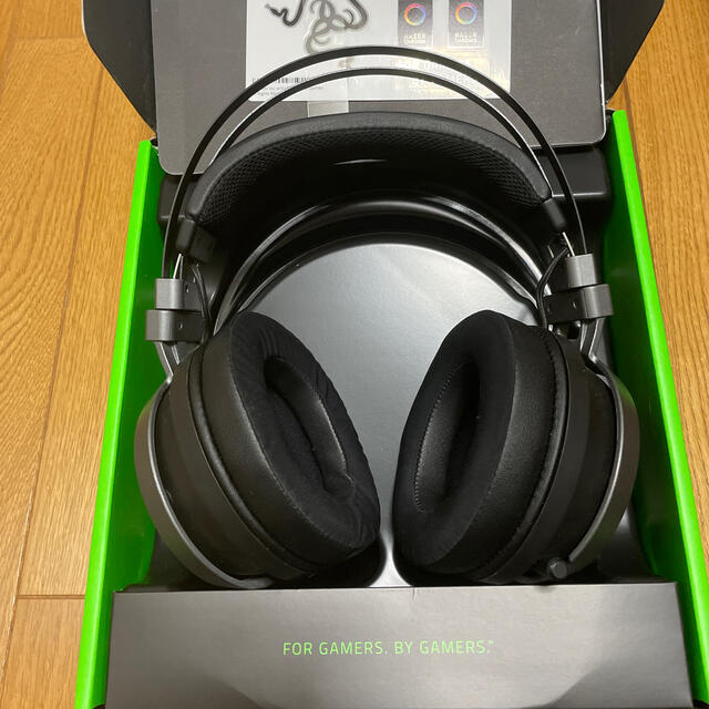 LAZER(レイザー)のrazer nari ultimate スマホ/家電/カメラのオーディオ機器(ヘッドフォン/イヤフォン)の商品写真