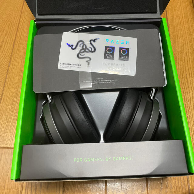 LAZER(レイザー)のrazer nari ultimate スマホ/家電/カメラのオーディオ機器(ヘッドフォン/イヤフォン)の商品写真