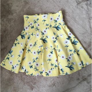 スナイデル(SNIDEL)の【美品】snidel 花柄フレアスカート(ミニスカート)