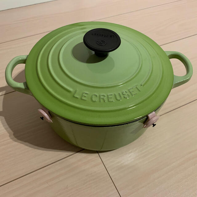 LE CREUSET - 鍋、プラスチックピンセットの通販 by うーろん's shop ...