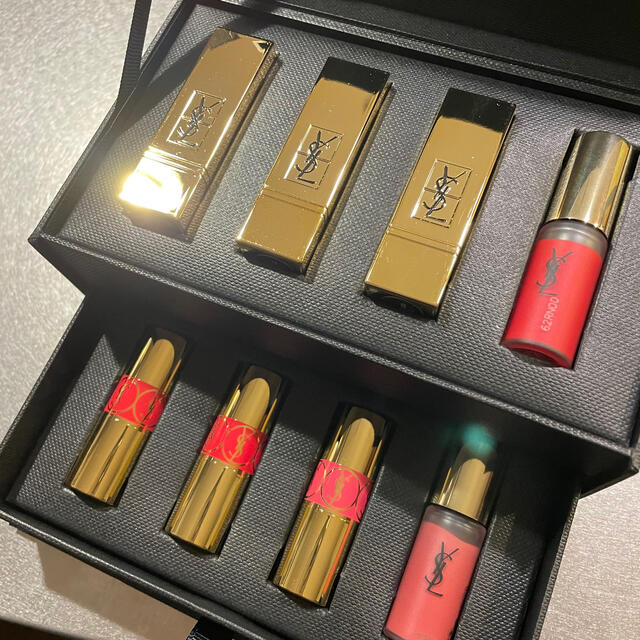 Yves Saint Laurent Beaute(イヴサンローランボーテ)のｒ925さん専用！YSL ミニリップデラックスセット コスメ/美容のベースメイク/化粧品(口紅)の商品写真