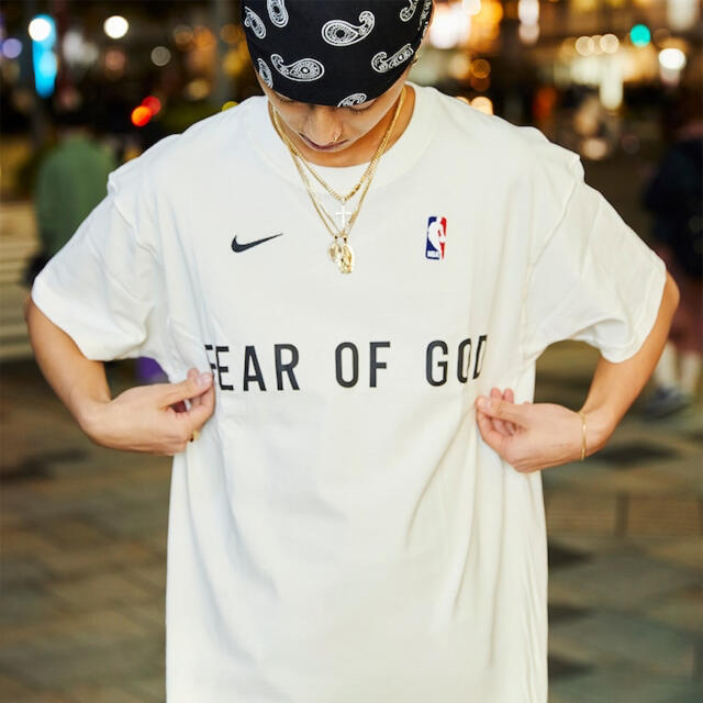 FEAR OF GOD(フィアオブゴッド)の【Sサイズ】FEAR OF GOD × ナイキ NIKE Tee NBA メンズのトップス(Tシャツ/カットソー(半袖/袖なし))の商品写真