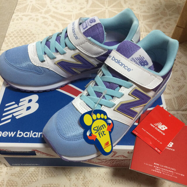 New Balance(ニューバランス)のNEW BALANCE KV996 新品 キッズ/ベビー/マタニティのキッズ靴/シューズ(15cm~)(スニーカー)の商品写真