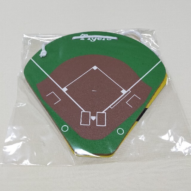 阪神タイガースコルクボード スポーツ/アウトドアの野球(記念品/関連グッズ)の商品写真