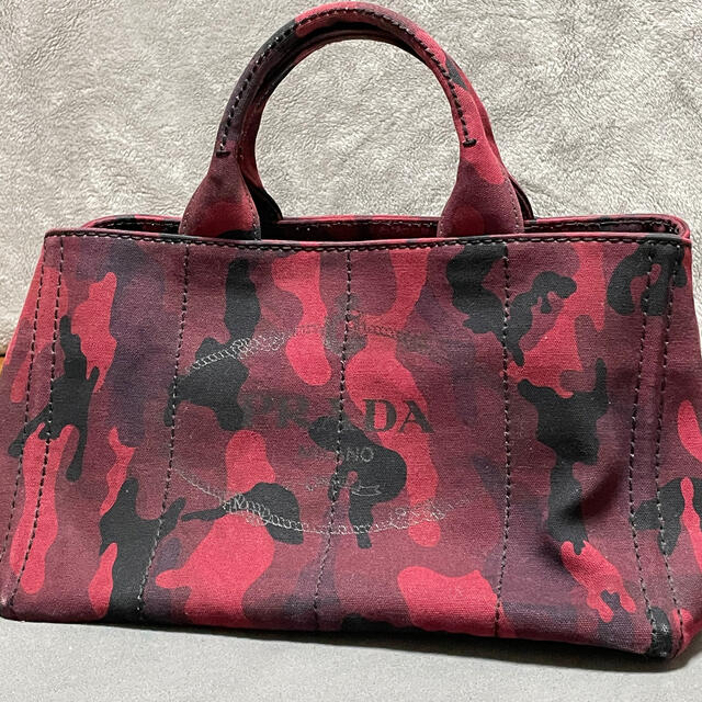 PRADA カナパ　トート　カモフラージュ レディースのバッグ(トートバッグ)の商品写真