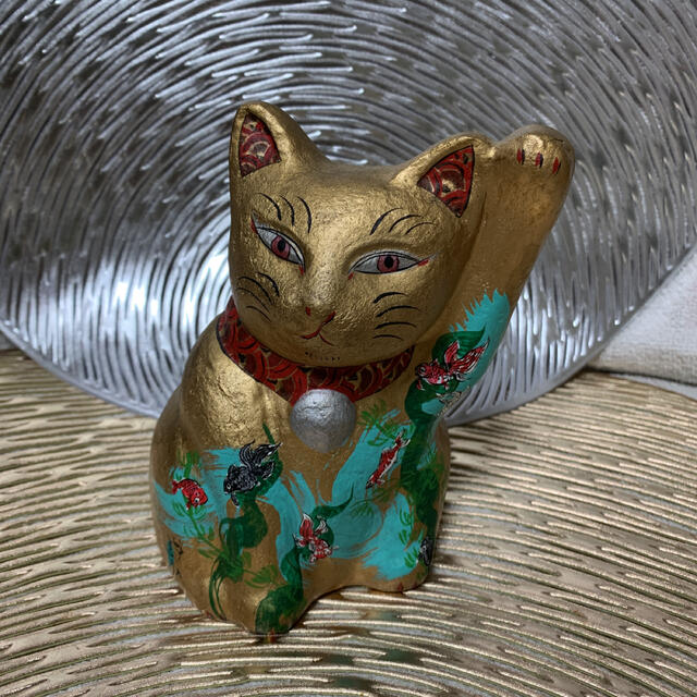 蝉丸 招き猫 土鈴 左手挙げ 金 金魚ペイント - 美術品/アンティーク 蝉丸 招き猫 土鈴 左手挙げ 金 金魚ペイント - 美術品/アンティーク