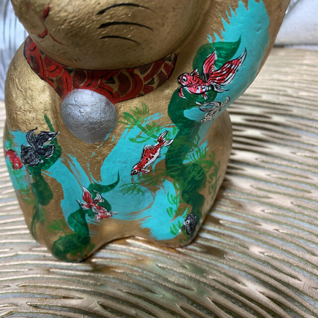 蝉丸 招き猫 土鈴 左手挙げ 金 金魚ペイント | peacoop.or.th