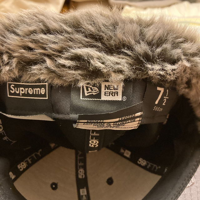 Supreme(シュプリーム)のsupreme 19aw Earflap New Era Box Logo 新品 メンズの帽子(キャップ)の商品写真