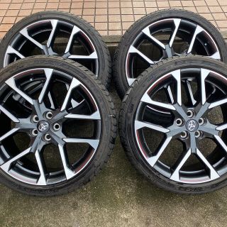 プリウスPHV GR純正タイヤ　225/40R18