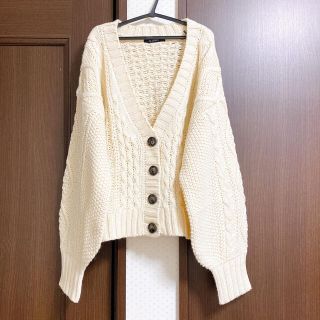 ダブルクローゼット(w closet)の白カーディガン(カーディガン)