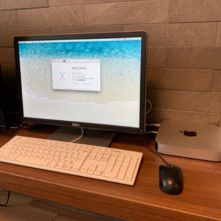 MacMini 2018+純正キーボード、マウス+21.5インチモニタ