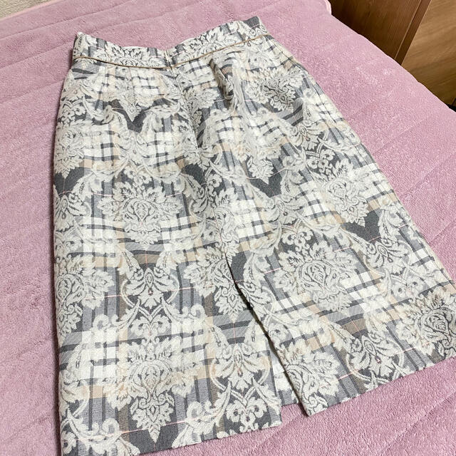 Apuweiser-riche(アプワイザーリッシェ)のチェックジャガードタイトスカート レディースのスカート(ひざ丈スカート)の商品写真