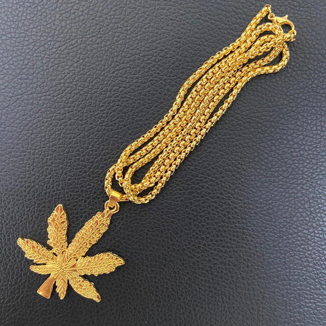 18 gp マリファナ ネックレス ゴールドの通販 by Buddha Jewelry|ラクマ