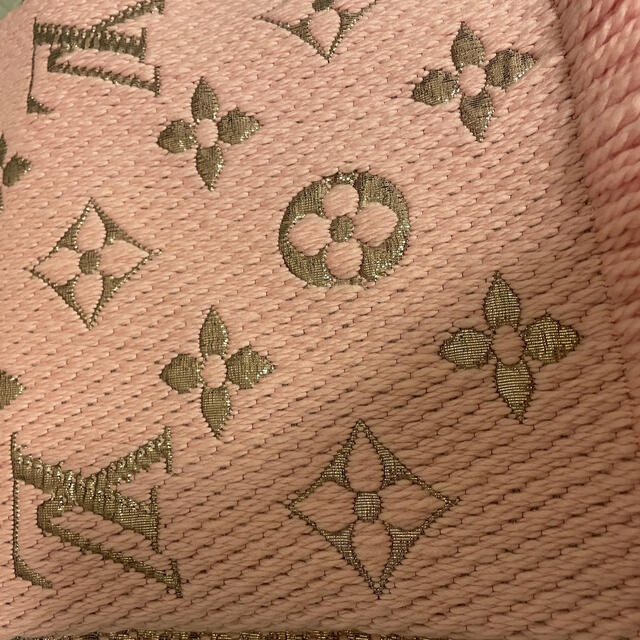 LOUIS VUITTON(ルイヴィトン)のルイヴィトン マフラー レディースのファッション小物(マフラー/ショール)の商品写真