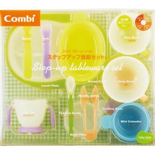 コンビ(combi)のあーやん様専用　新品未開封　コンビ ベビーレーベル ステップアップ食器セットＣ(離乳食器セット)