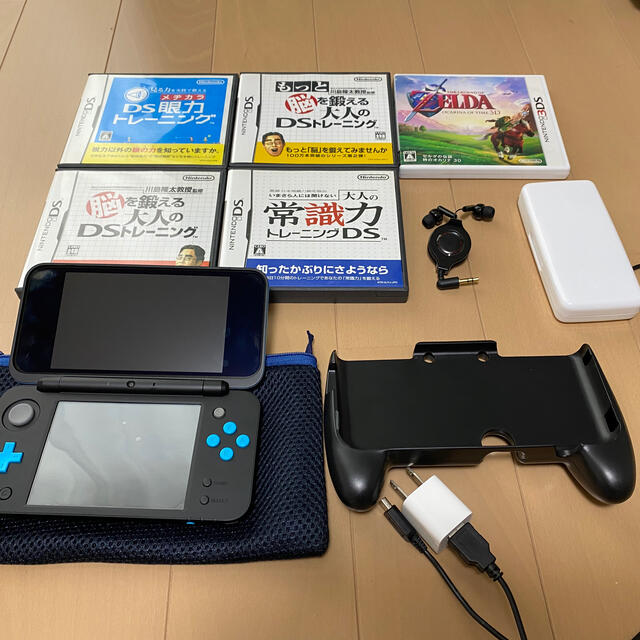 ニンテンドー2DS LL 付属品多数　ソフト5本