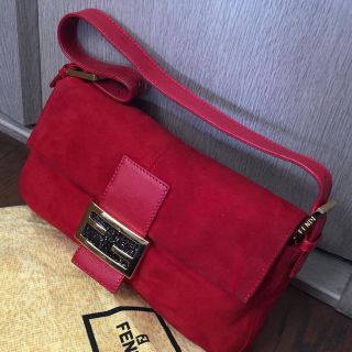 フェンディ(FENDI)のお値下げ☆赤スウェードバック フェンディ(ショルダーバッグ)