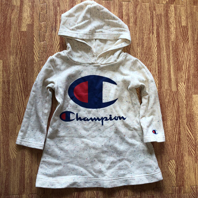 Champion(チャンピオン)のチャンピオン トレーナー パーカー　90 キッズ/ベビー/マタニティのキッズ服女の子用(90cm~)(ブラウス)の商品写真