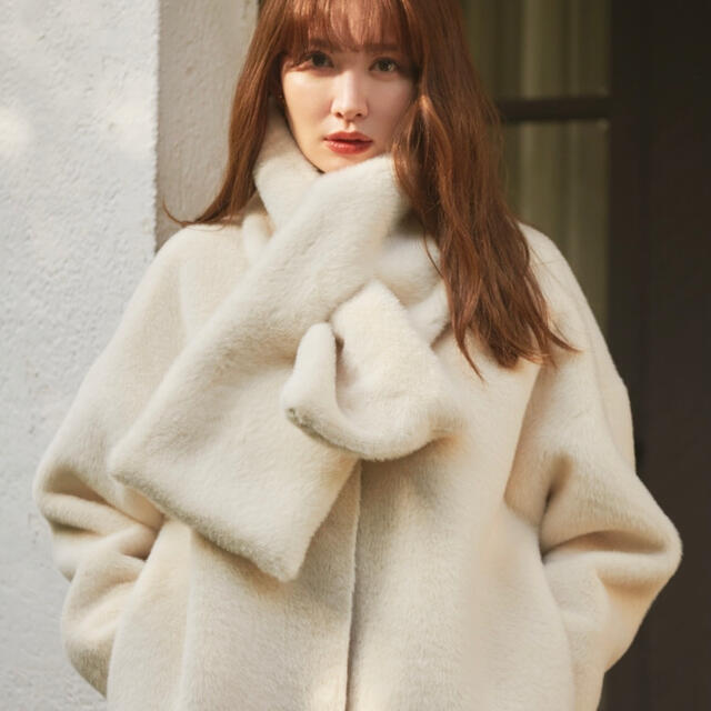 herlipto Faux Fur Reversible Coat レディースのジャケット/アウター(毛皮/ファーコート)の商品写真