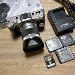 ペンタックス(PENTAX)のPENTAX  Q10 ズームレンズキット シルバー☆値下げしました(ミラーレス一眼)