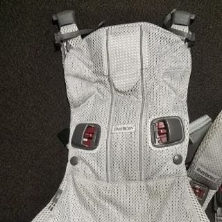 ベビービョルン(BABYBJORN)の【専用です】ベビービョルン 抱っこ紐(抱っこひも/おんぶひも)