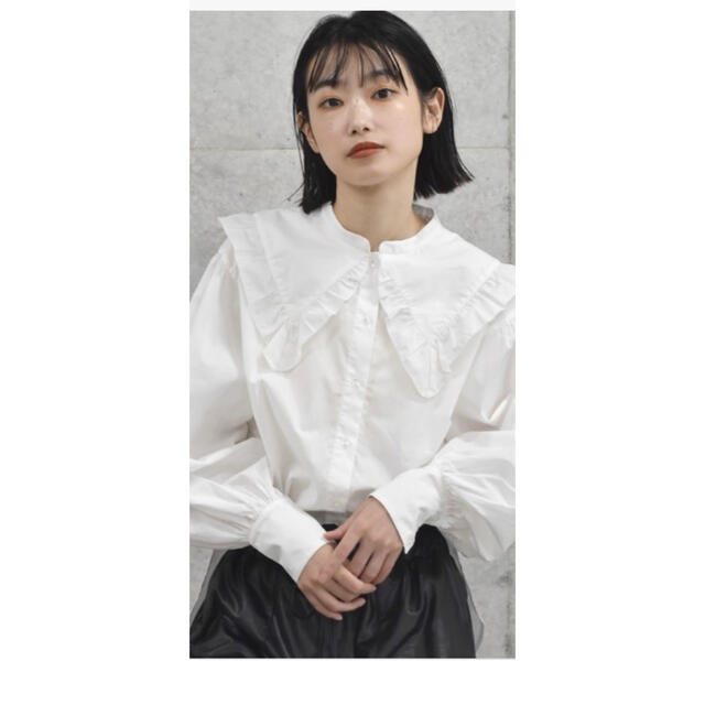 w closet(ダブルクローゼット)の新品！最終価格！ダブルクローゼット　フリルブラウス レディースのトップス(シャツ/ブラウス(長袖/七分))の商品写真