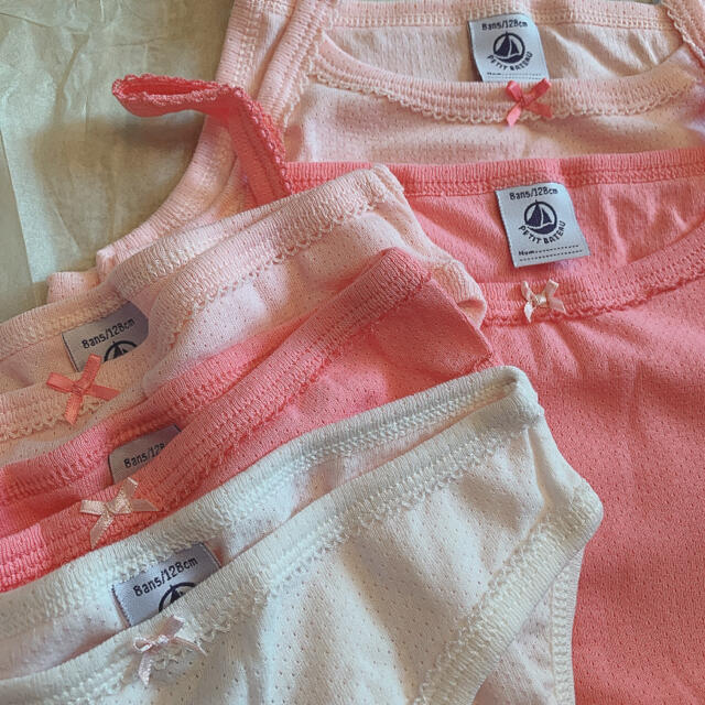 PETIT BATEAU(プチバトー)の☆outlet☆プチバトー 針抜きキャミソール&ショーツ 8a キッズ/ベビー/マタニティのキッズ服女の子用(90cm~)(下着)の商品写真