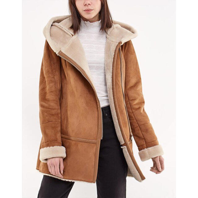 ZARA(ザラ)の【新品未使用】stradivarius ムートン コート  レディースのジャケット/アウター(ムートンコート)の商品写真