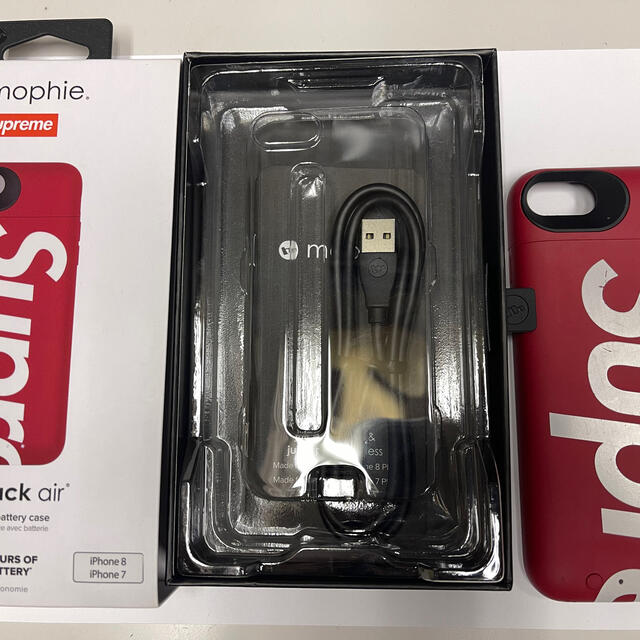 Supreme(シュプリーム)のSupreme mophie iPhone7 8 SE2 ケース　バッテリー スマホ/家電/カメラのスマートフォン/携帯電話(バッテリー/充電器)の商品写真