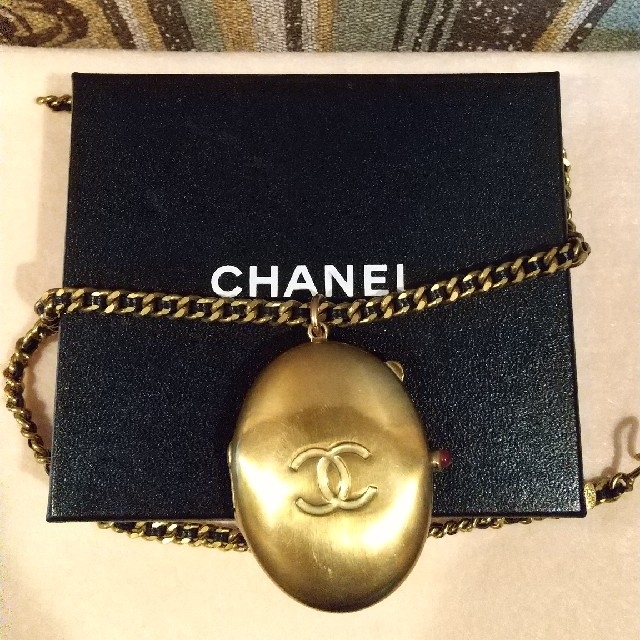 CHANEL ロケットペンダントネックレス