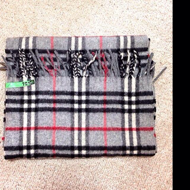 BURBERRY(バーバリー)のburberry♡チェックマフラー レディースのファッション小物(マフラー/ショール)の商品写真