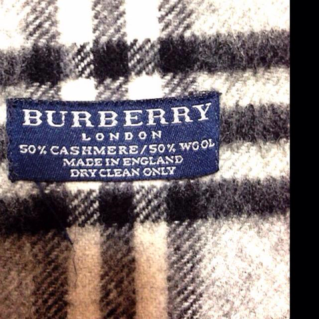 BURBERRY(バーバリー)のburberry♡チェックマフラー レディースのファッション小物(マフラー/ショール)の商品写真