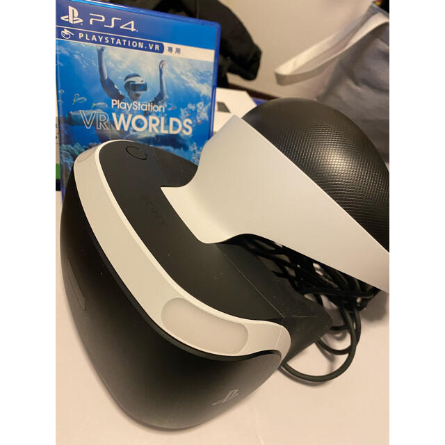 PlayStation VR(プレイステーションヴィーアール)のPSVR "PlayStation VR WORLDS" 同梱版 【PS4】 エンタメ/ホビーのゲームソフト/ゲーム機本体(家庭用ゲーム機本体)の商品写真