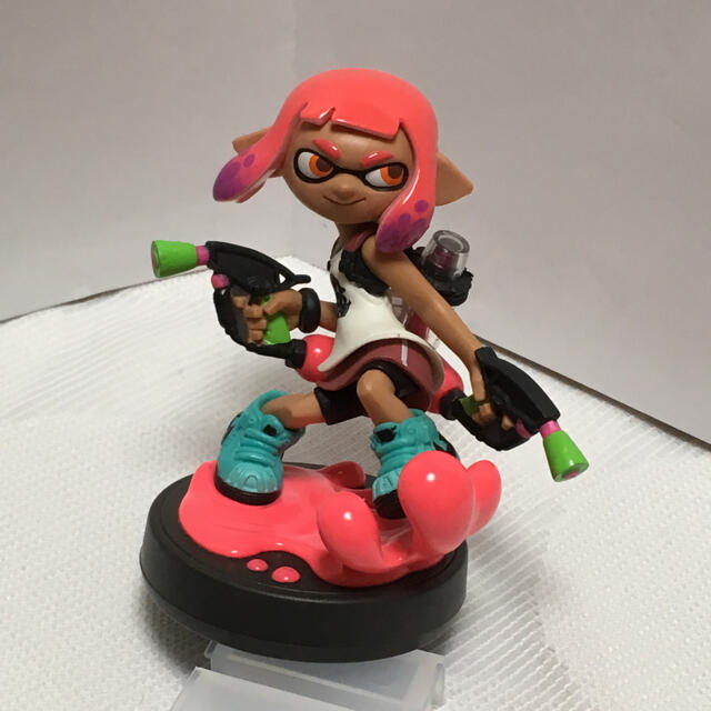 Nintendo Switch(ニンテンドースイッチ)の専用 amiibo スプラトゥーン ガール ピンク アミーボ フィギュア ネオン エンタメ/ホビーのフィギュア(ゲームキャラクター)の商品写真