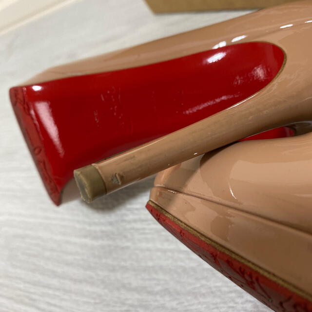 Christian Louboutin(クリスチャンルブタン)のクリスチャンルブタン　34.5 ヌード レディースの靴/シューズ(ハイヒール/パンプス)の商品写真