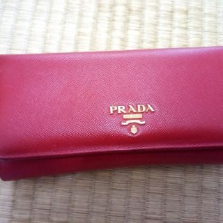 プラダ(PRADA)のプラダ 財布 ウォレット 赤 長財布(財布)