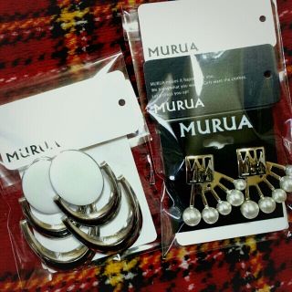 ムルーア(MURUA)のMURUA★ロゴパールピアス(右)(ピアス)