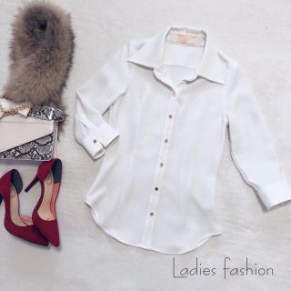 レディー(Rady)のRady 鬼くびれ　シャツ　白　ぷるぷる　♡ スナイデル　ロイヤルパーティー(シャツ/ブラウス(長袖/七分))